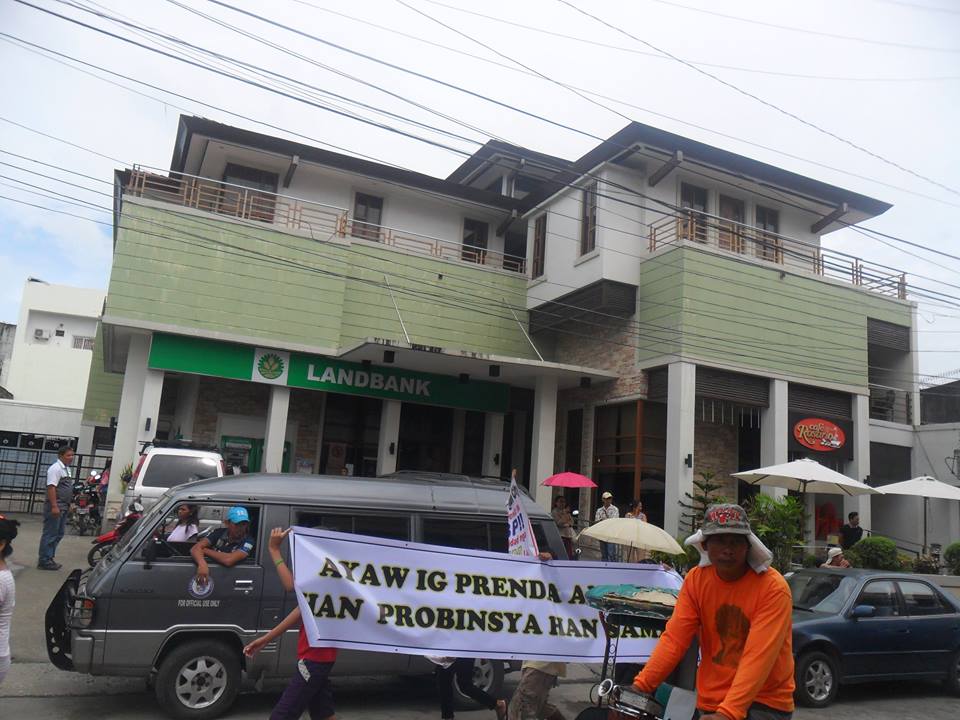 CATB. COP : NO-TO-PHP800M-LOAN-COALITION ASSEMBLY AT PROVINCIAL CAPITOL, VERY PEACEFUL!
