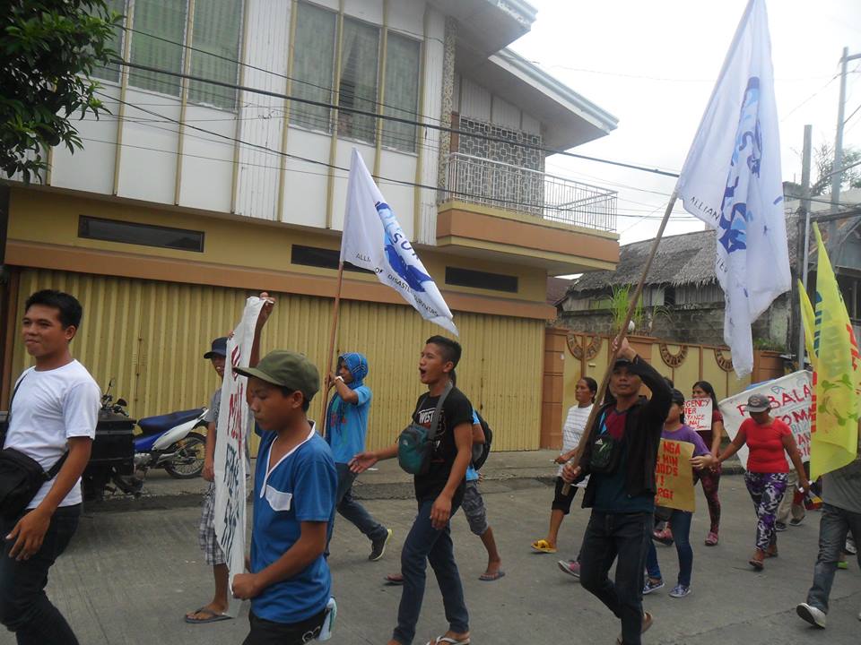 CATB. COP : NO-TO-PHP800M-LOAN-COALITION ASSEMBLY AT PROVINCIAL CAPITOL, VERY PEACEFUL!