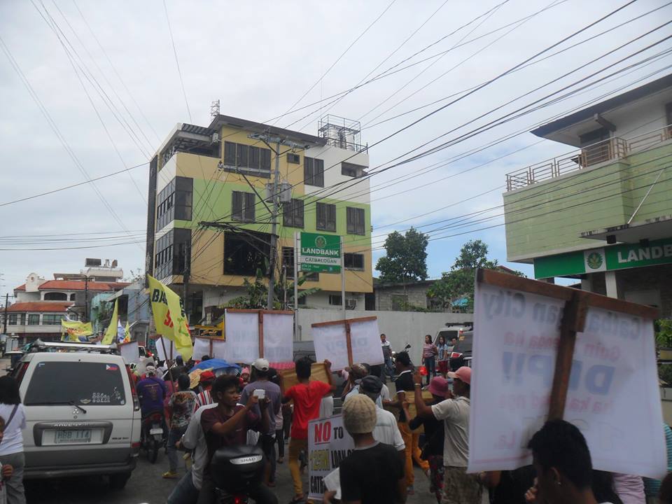 CATB. COP : NO-TO-PHP800M-LOAN-COALITION ASSEMBLY AT PROVINCIAL CAPITOL, VERY PEACEFUL!