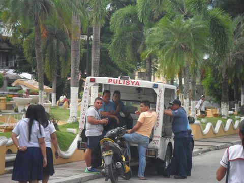 CATB. COP : NO-TO-PHP800M-LOAN-COALITION ASSEMBLY AT PROVINCIAL CAPITOL, VERY PEACEFUL!