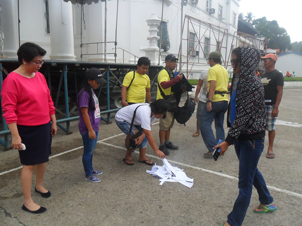 CATB. COP : NO-TO-PHP800M-LOAN-COALITION ASSEMBLY AT PROVINCIAL CAPITOL, VERY PEACEFUL!