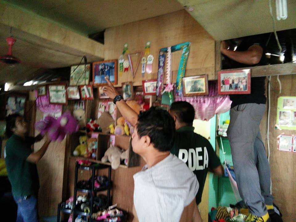 PDEA, PNP SWARMED TO THE HOUSE OF SUSPECTED HVT DRUG PERSONALITY